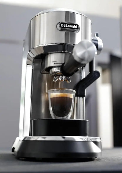De'Longhi Dedica Maestro Plus EC950.M Semi-Automatic Espresso Machine
